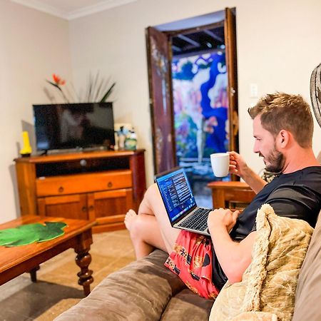 Whitsundays Bnb Retreat Airlie Beach Extérieur photo
