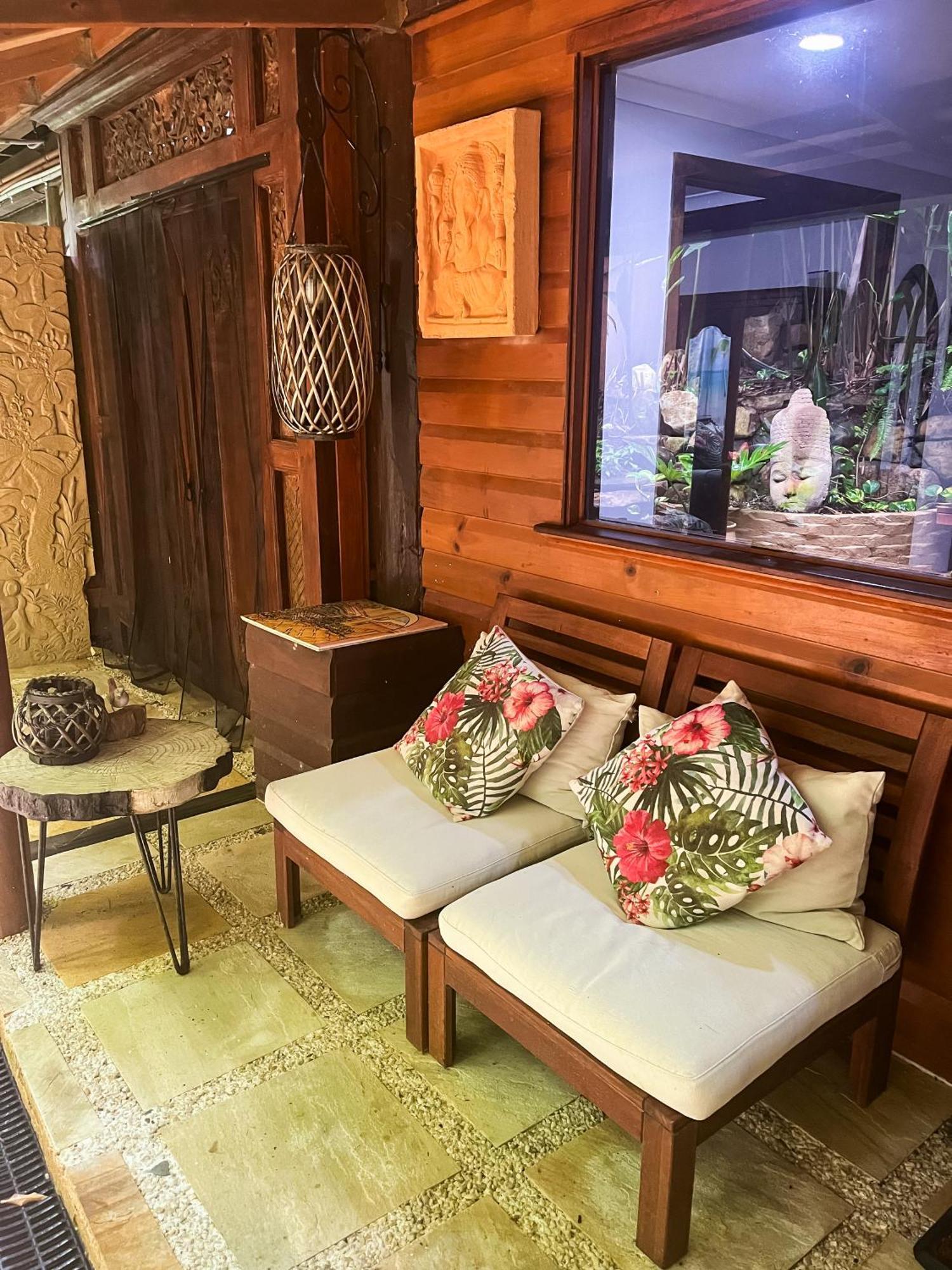 Whitsundays Bnb Retreat Airlie Beach Extérieur photo